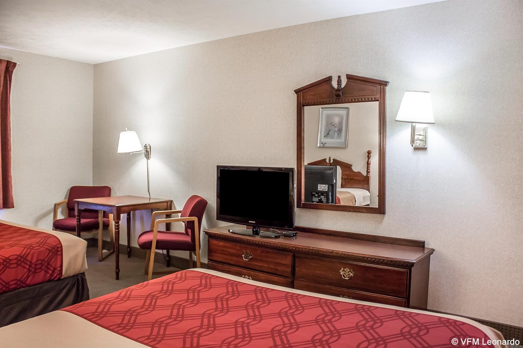 Econo Lodge Traverse City Eksteriør billede