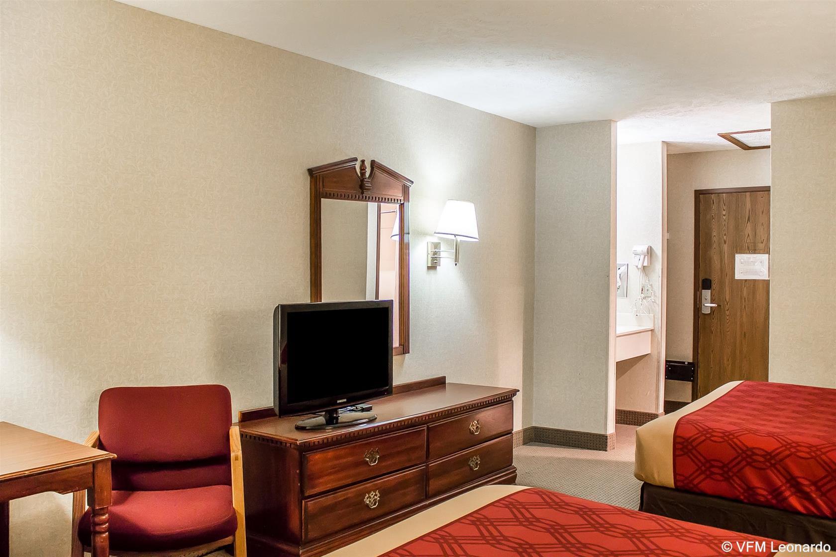 Econo Lodge Traverse City Eksteriør billede
