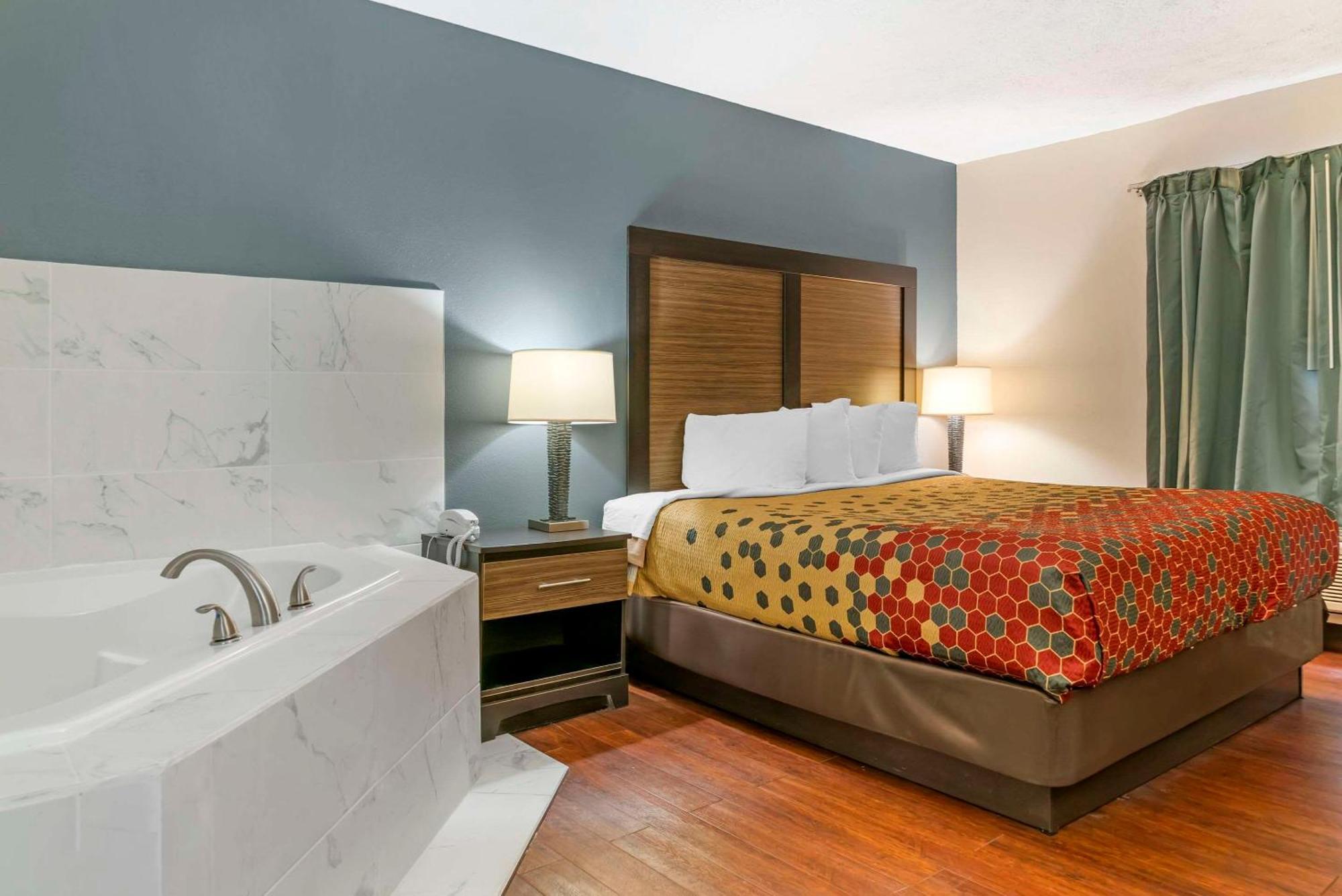 Econo Lodge Traverse City Eksteriør billede