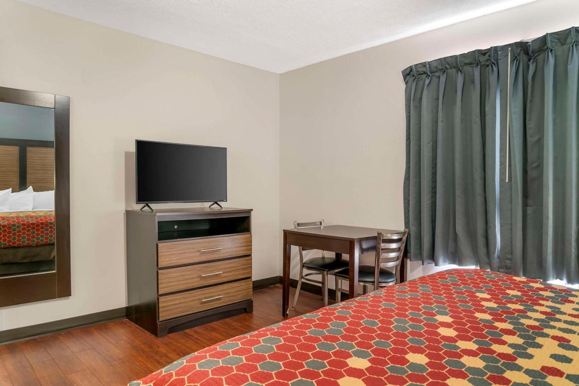 Econo Lodge Traverse City Eksteriør billede
