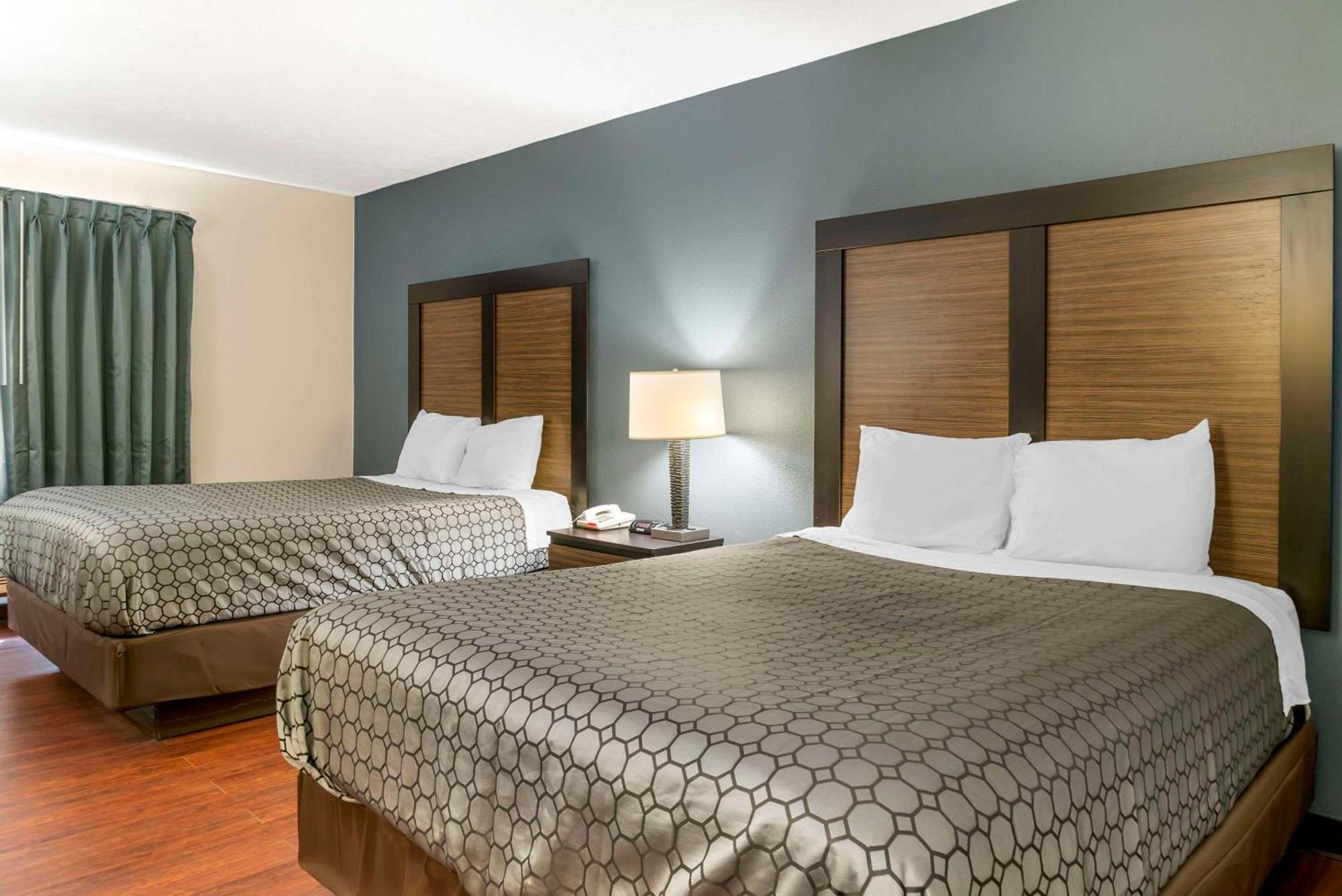 Econo Lodge Traverse City Eksteriør billede