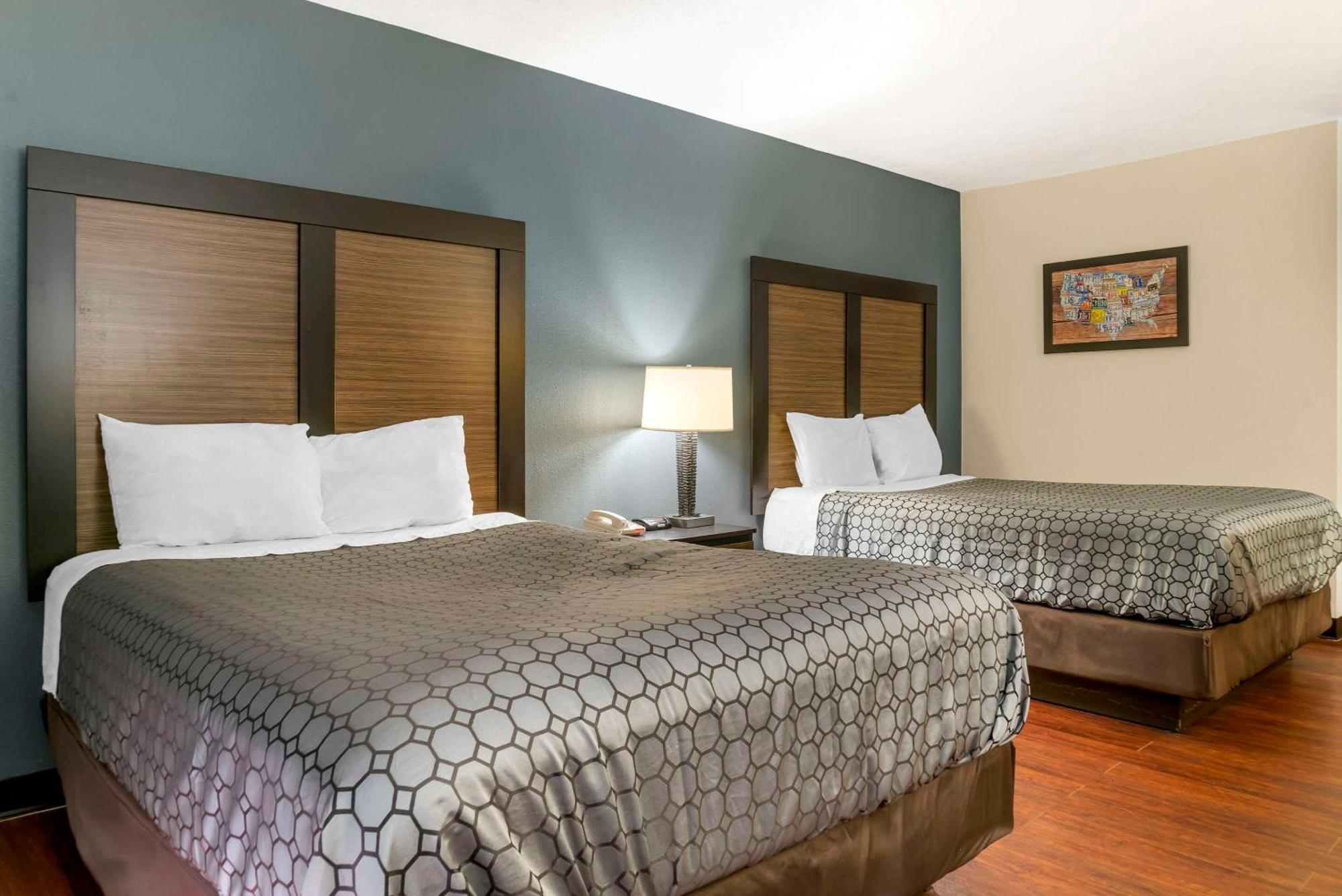 Econo Lodge Traverse City Eksteriør billede