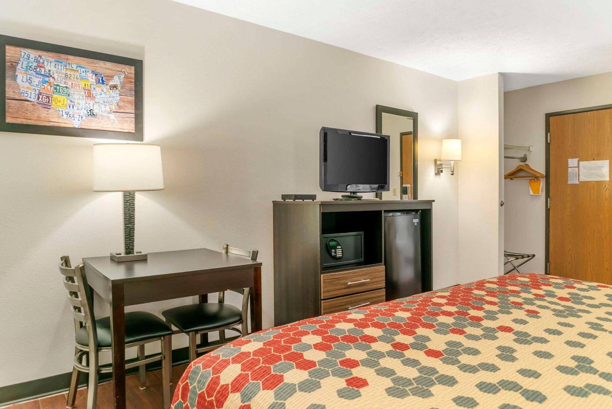 Econo Lodge Traverse City Eksteriør billede