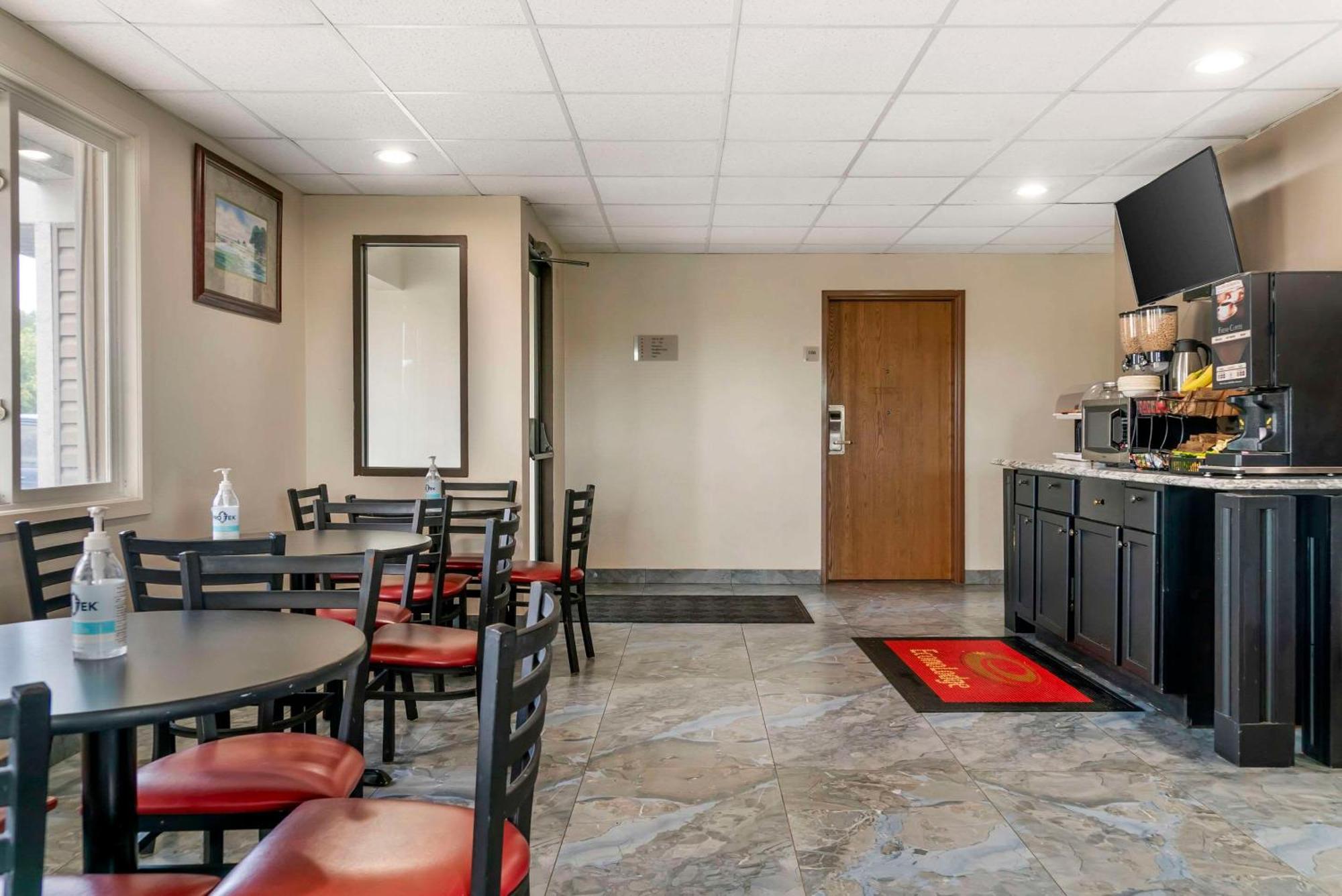 Econo Lodge Traverse City Eksteriør billede