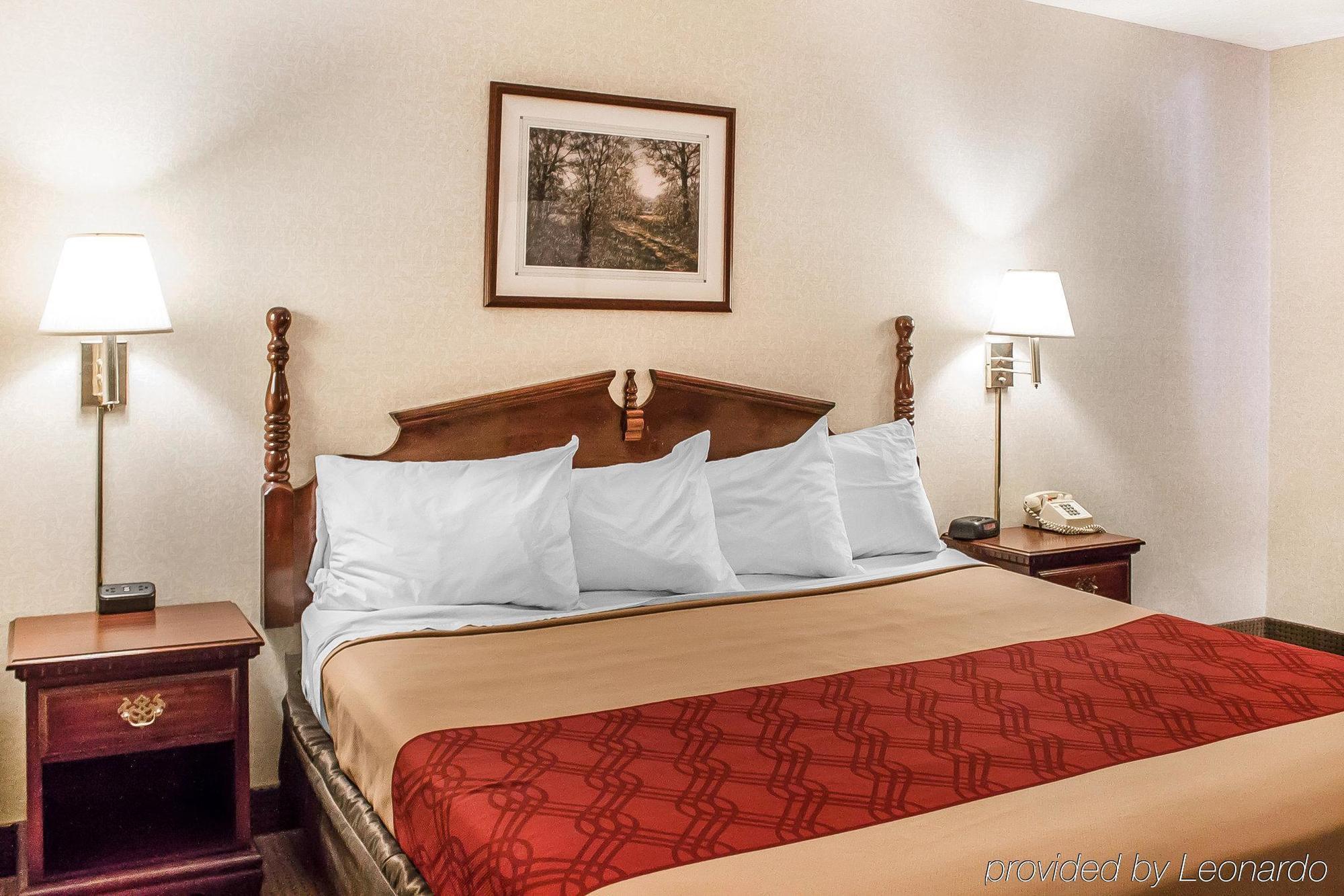 Econo Lodge Traverse City Eksteriør billede