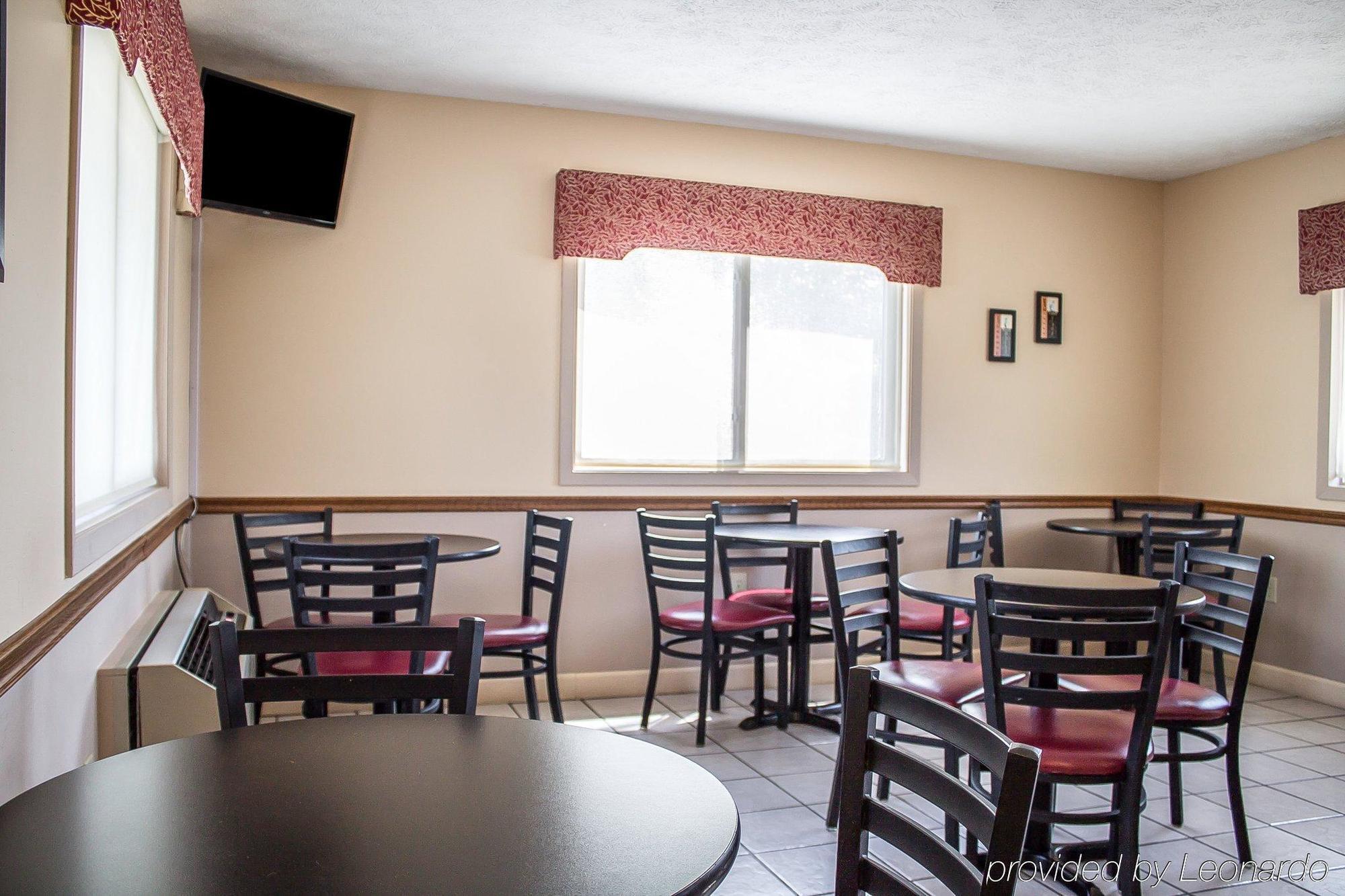 Econo Lodge Traverse City Eksteriør billede