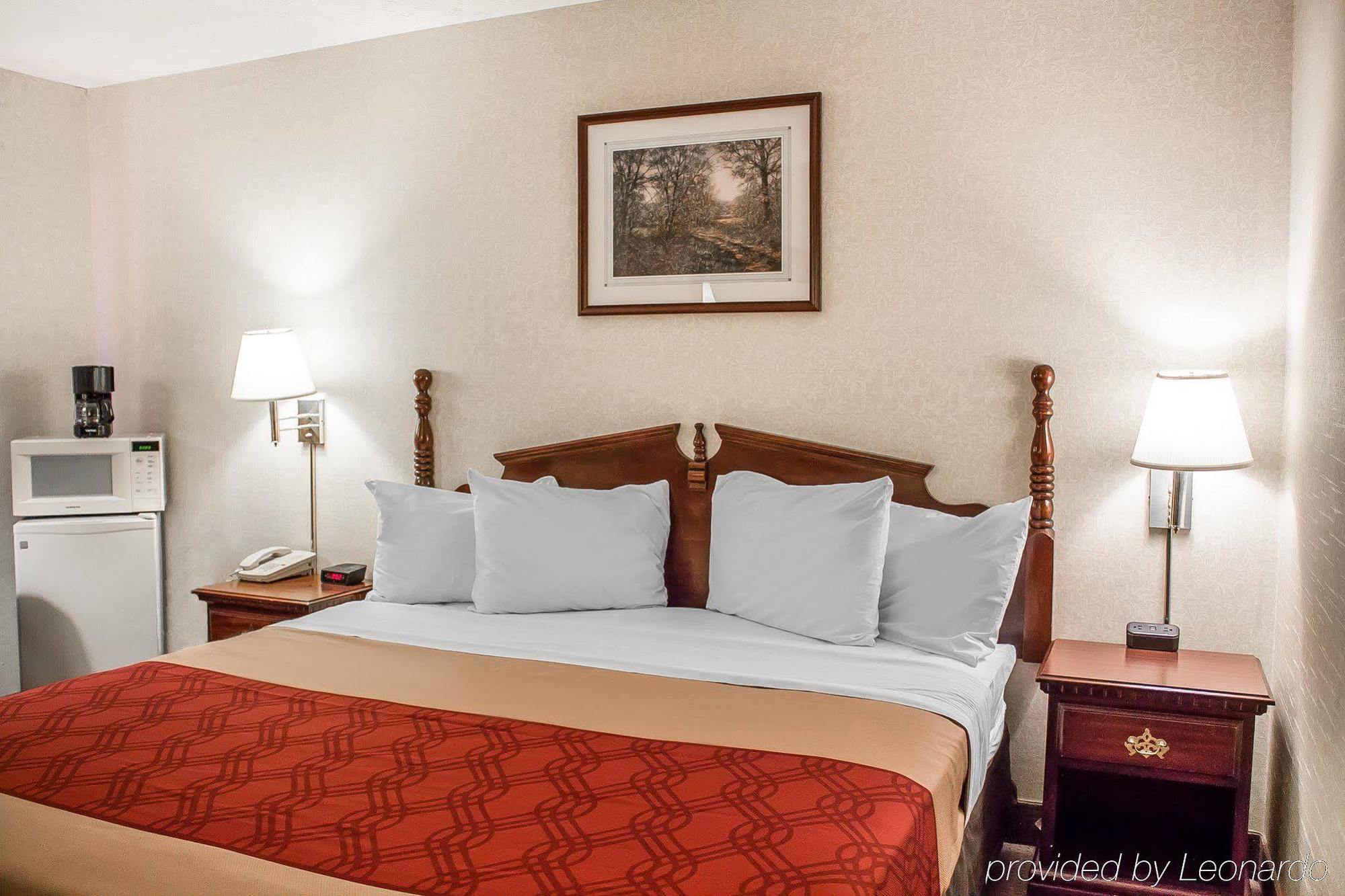 Econo Lodge Traverse City Eksteriør billede