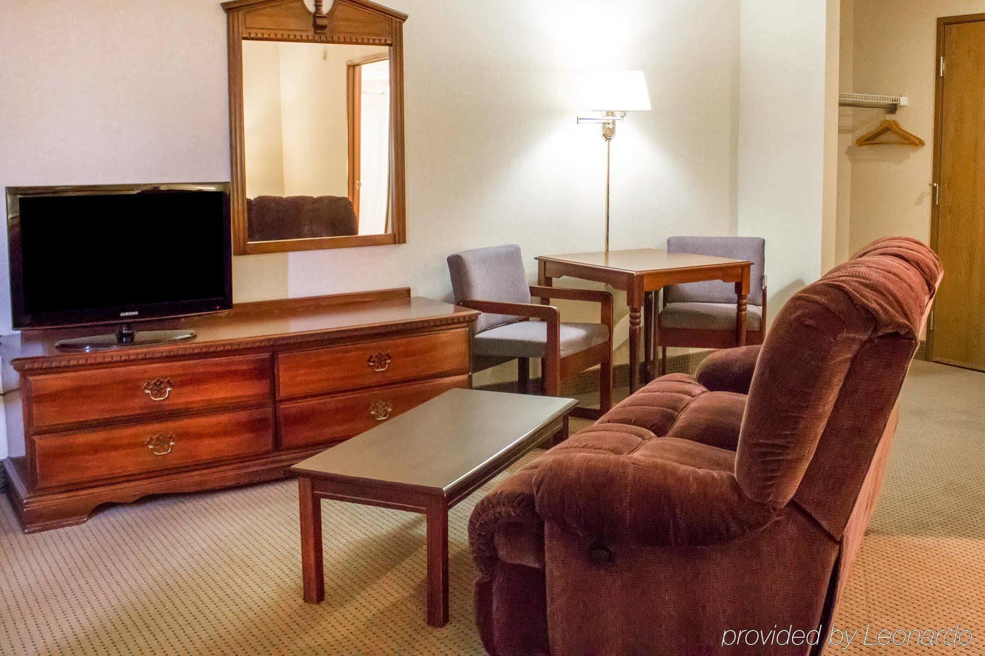 Econo Lodge Traverse City Eksteriør billede